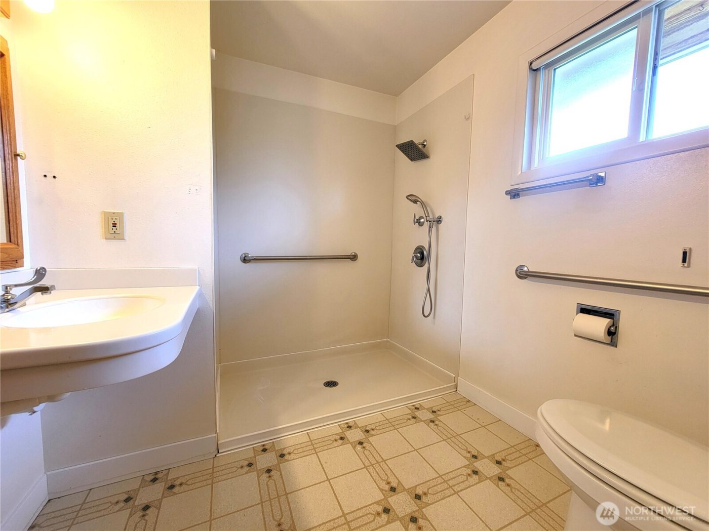 2449 Veldee Avenue , Bremerton, WA 98312