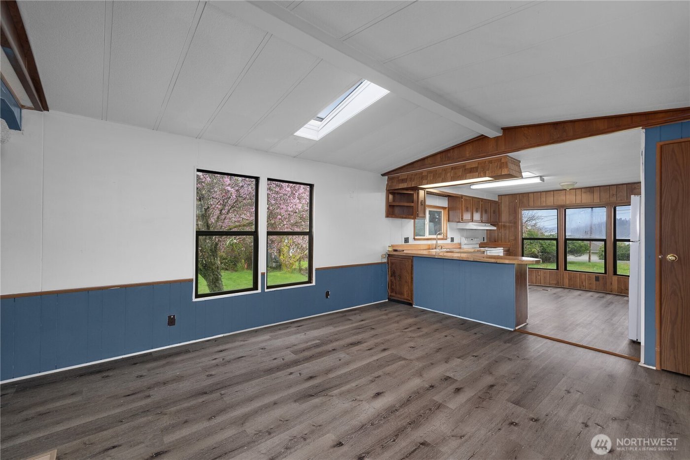 9823 Whitecap Drive NW, Olympia, WA 98502