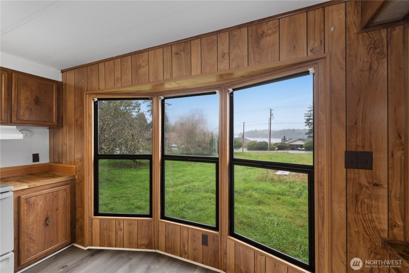 9823 Whitecap Drive NW, Olympia, WA 98502