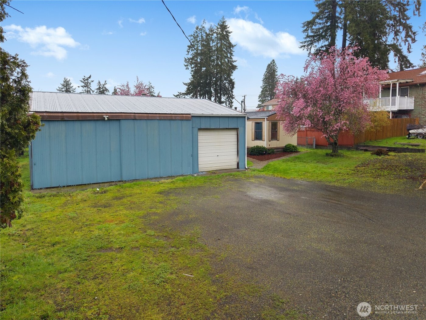9823 Whitecap Drive NW, Olympia, WA 98502