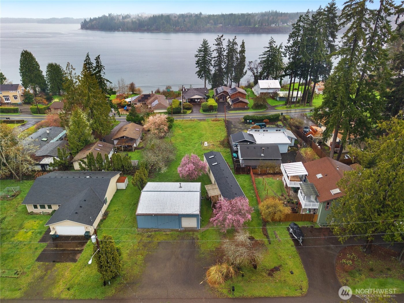 9823 Whitecap Drive NW, Olympia, WA 98502