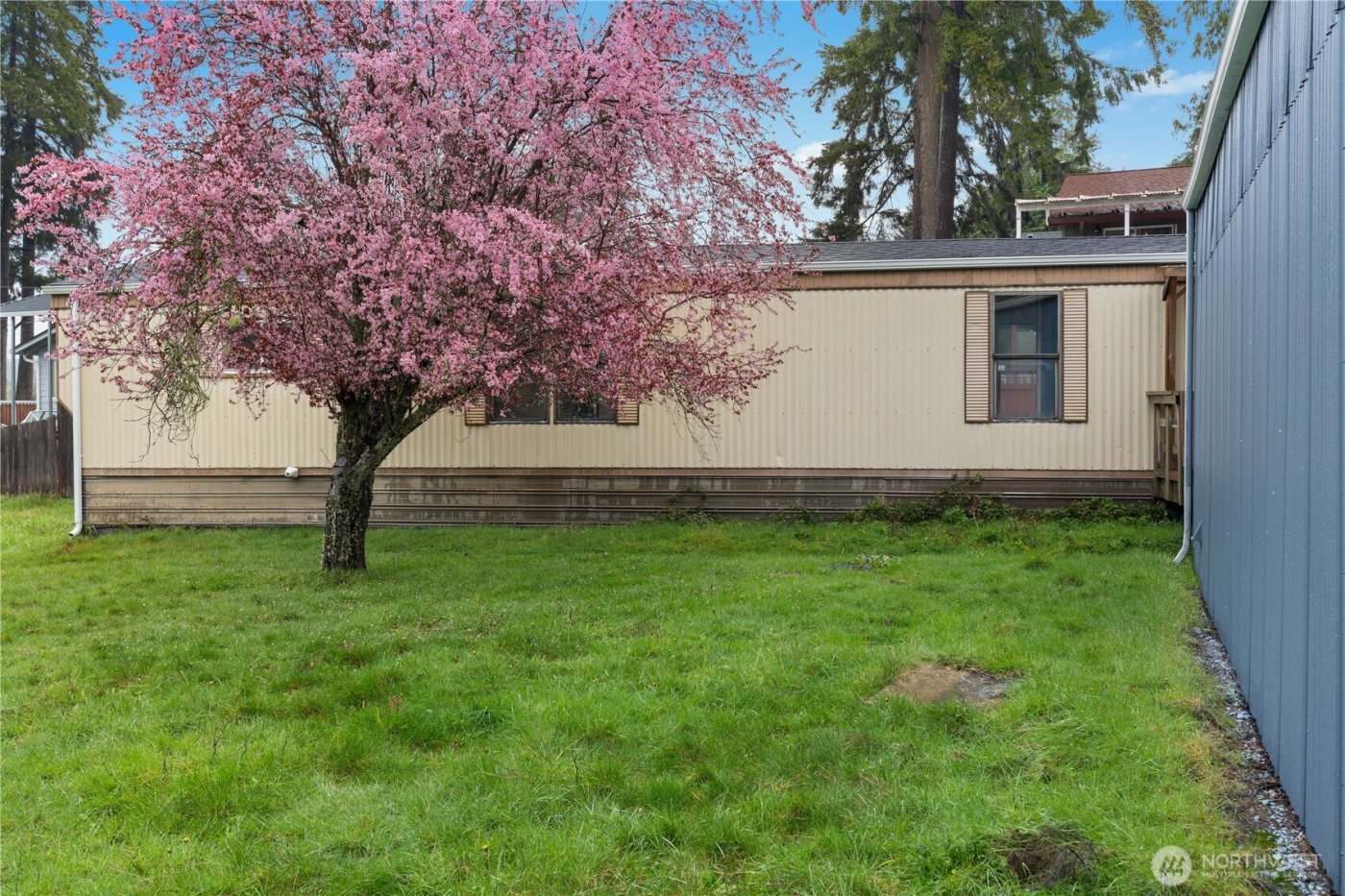 9823 Whitecap Drive NW, Olympia, WA 98502