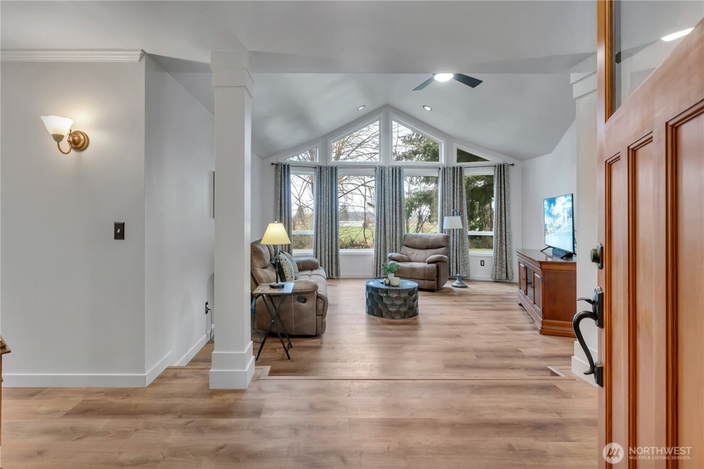 24421 SE 387th Street , Enumclaw, WA 98022