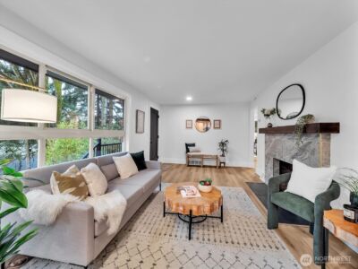 13046 15th Avenue NE, Seattle, WA 98125 - Photo 2