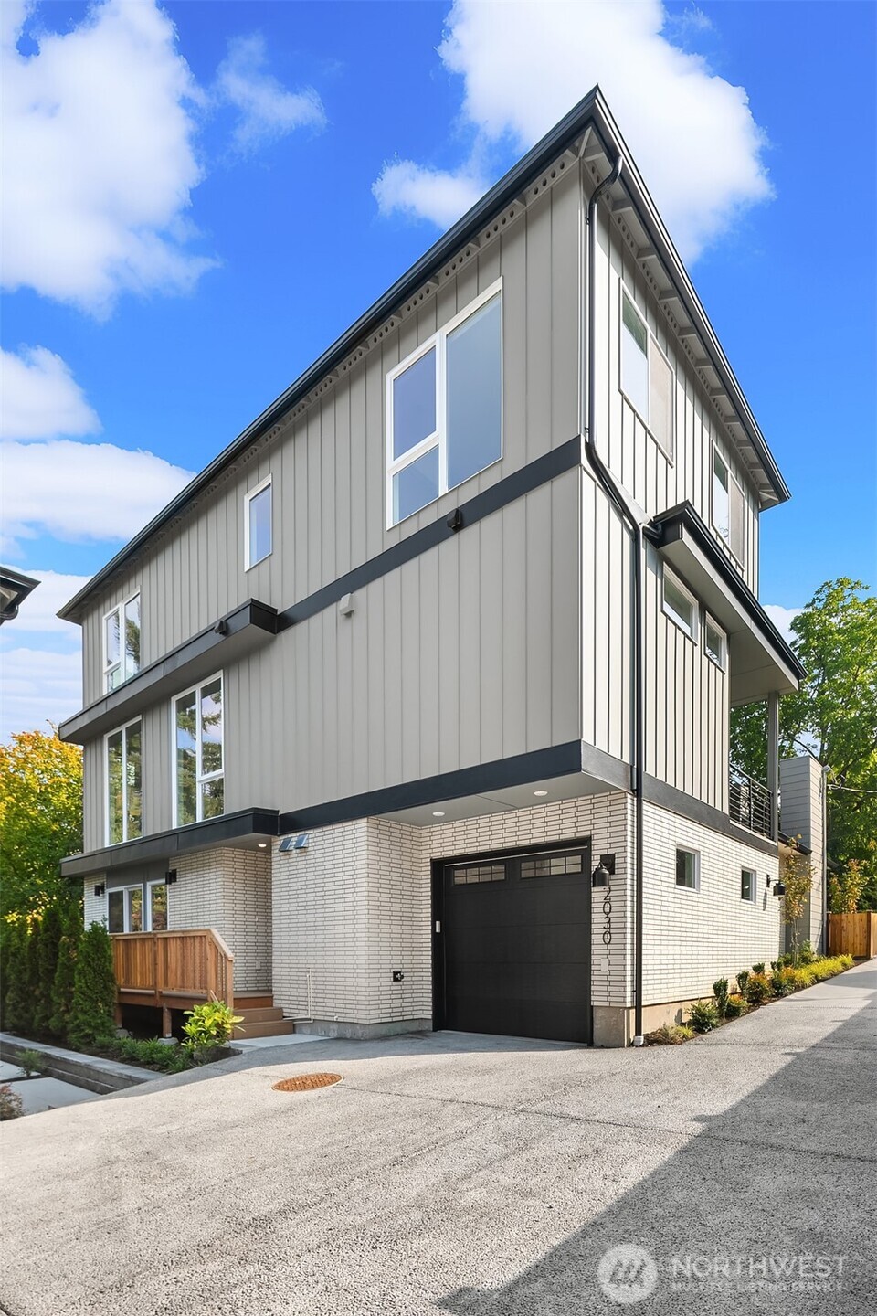 2030 NE 123rd Street , Seattle, WA 98125