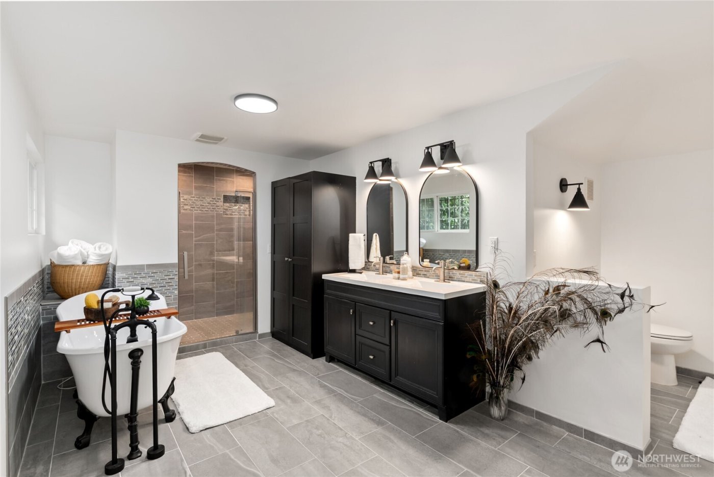 2518 Cincinnati Street , Steilacoom, WA 98388