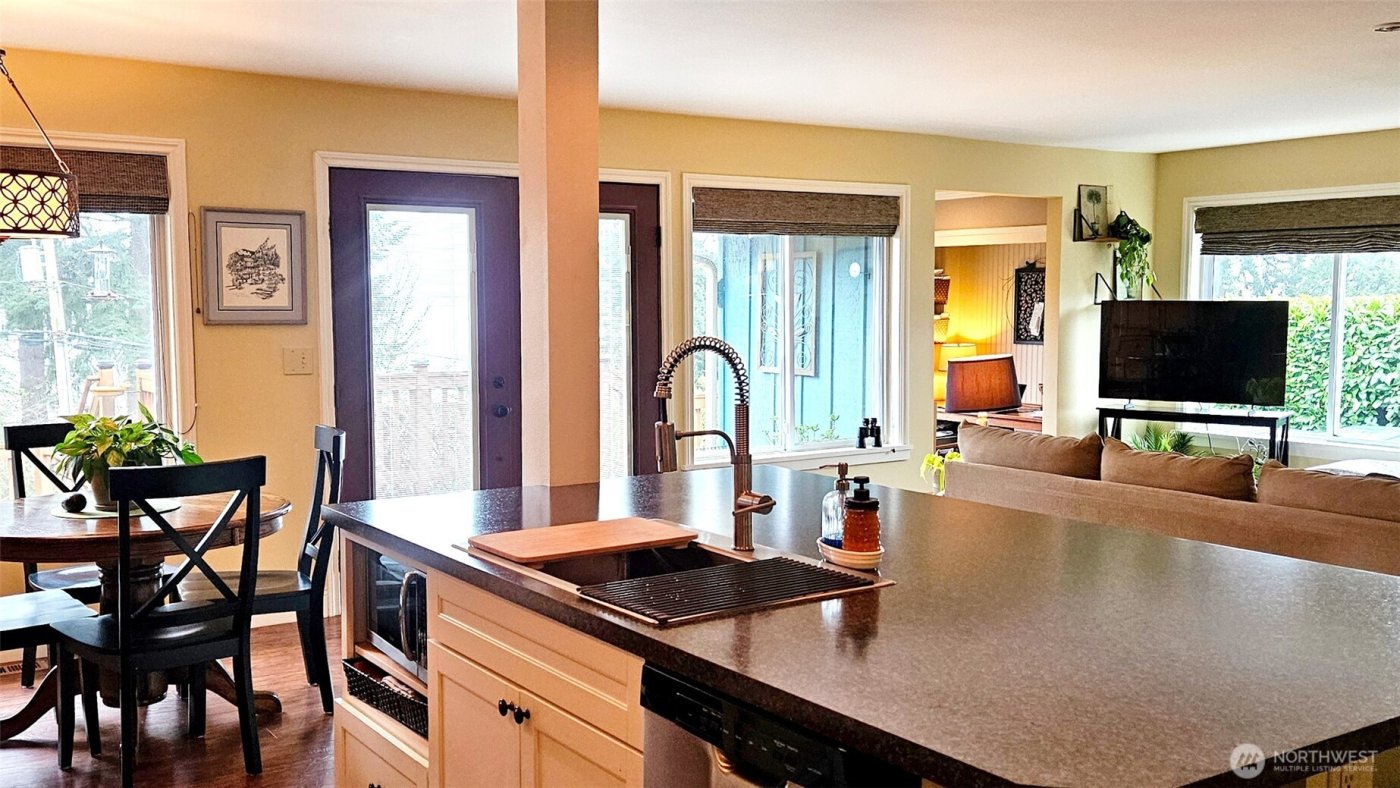 6234 NE 182nd Street , Kenmore, WA 98028