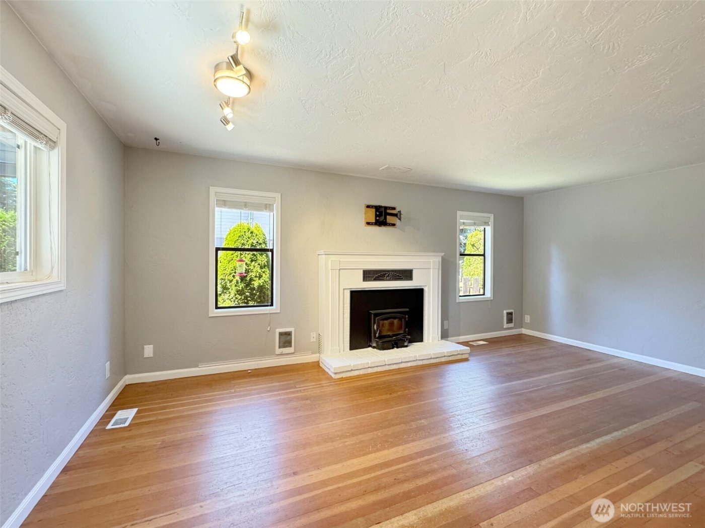 615 W 12th Street , Port Angeles, WA 98362