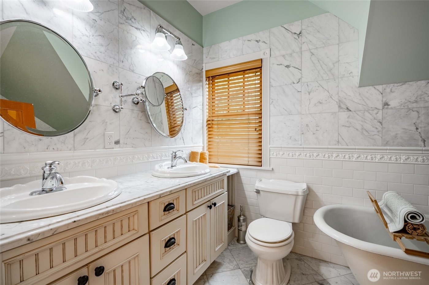 915 Front Street , Lynden, WA 98264