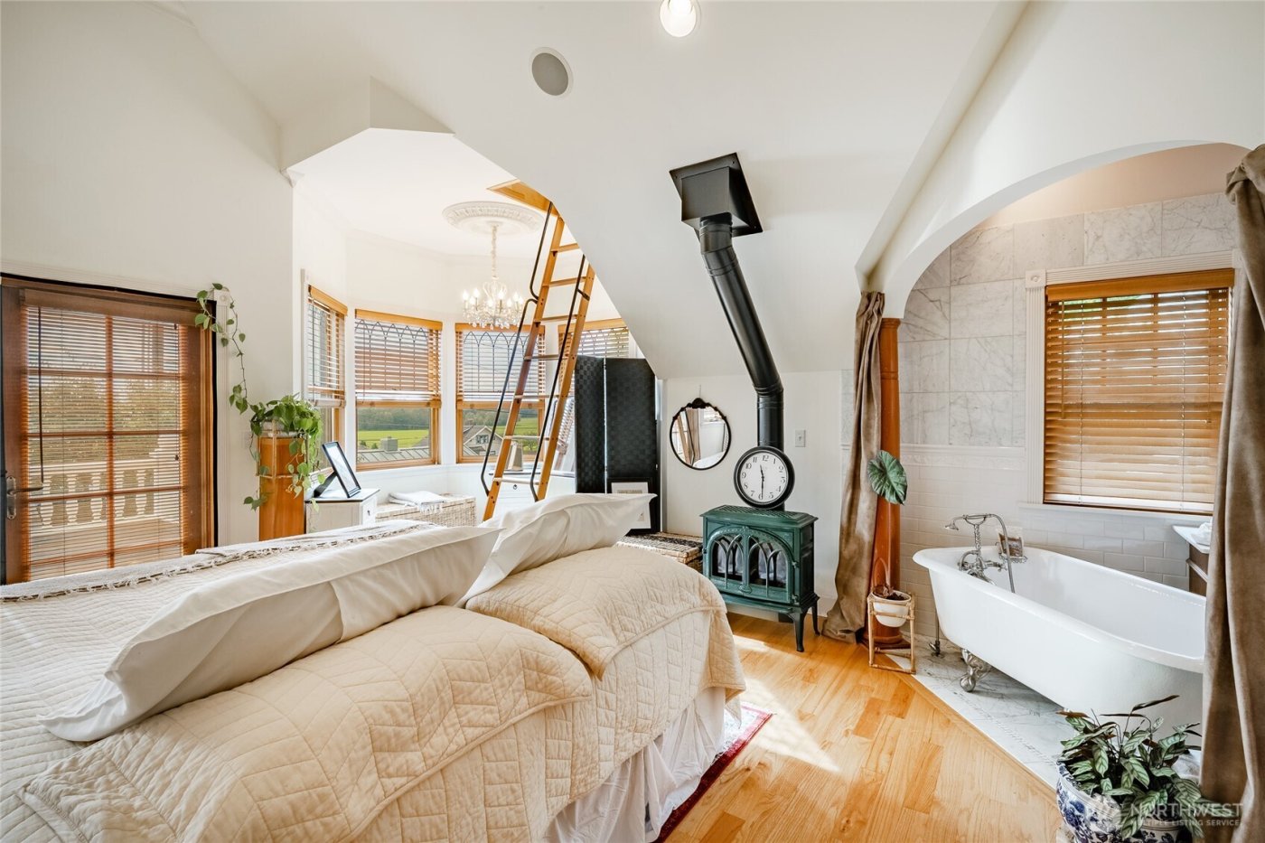 915 Front Street , Lynden, WA 98264