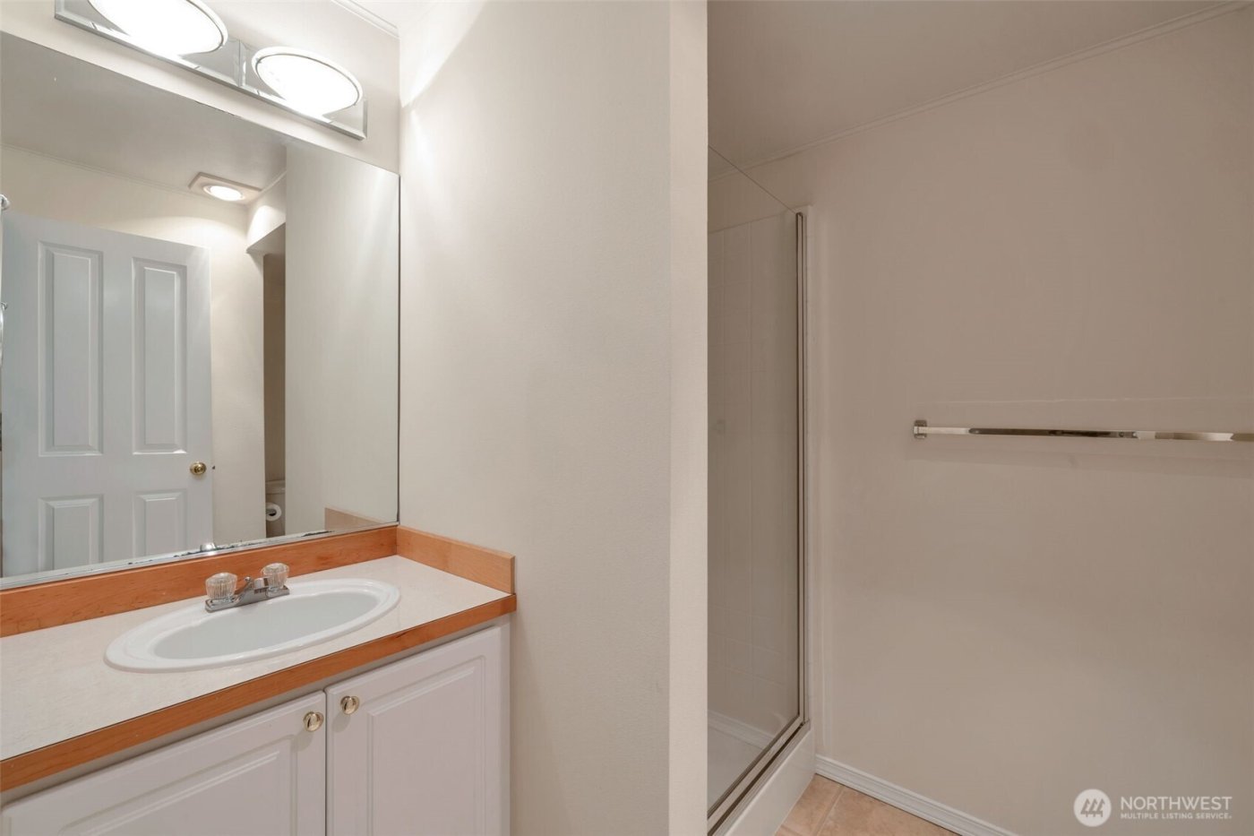 3980 129th Place SE #B102, Bellevue, WA 98006