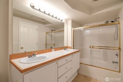 3980 129th Place SE #B102, Bellevue, WA 98006 - Photo 10