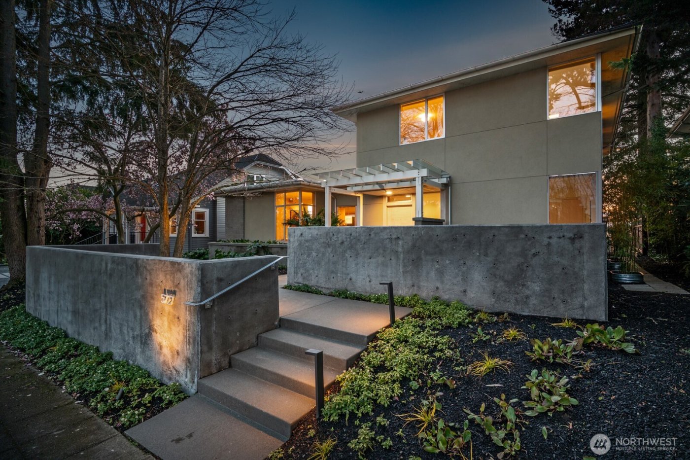 5727 33rd Avenue NE, Seattle, WA 98105