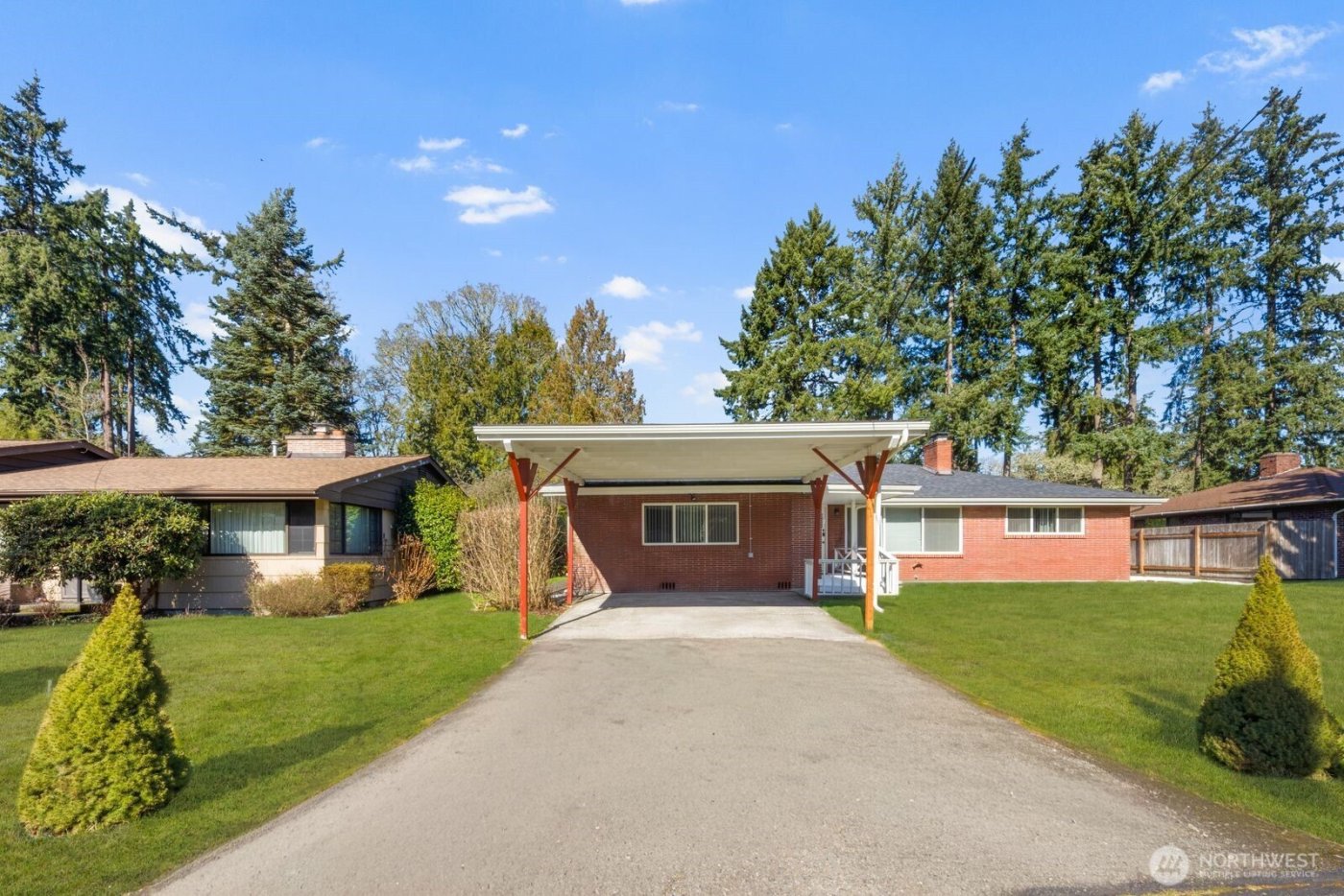 8415 Mt Tacoma Drive SW, Lakewood, WA 98498