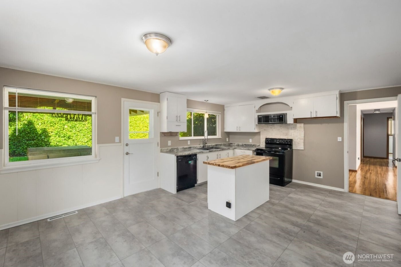 8415 Mt Tacoma Drive SW, Lakewood, WA 98498