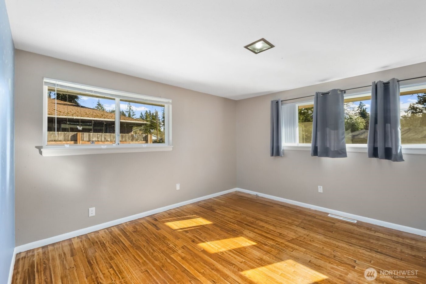 8415 Mt Tacoma Drive SW, Lakewood, WA 98498