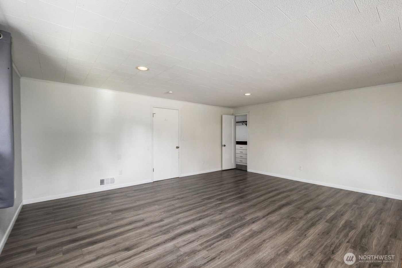 8415 Mt Tacoma Drive SW, Lakewood, WA 98498