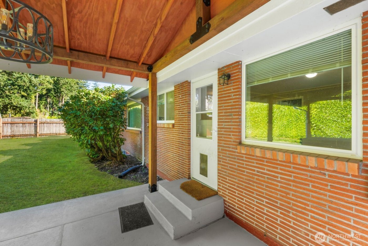 8415 Mt Tacoma Drive SW, Lakewood, WA 98498