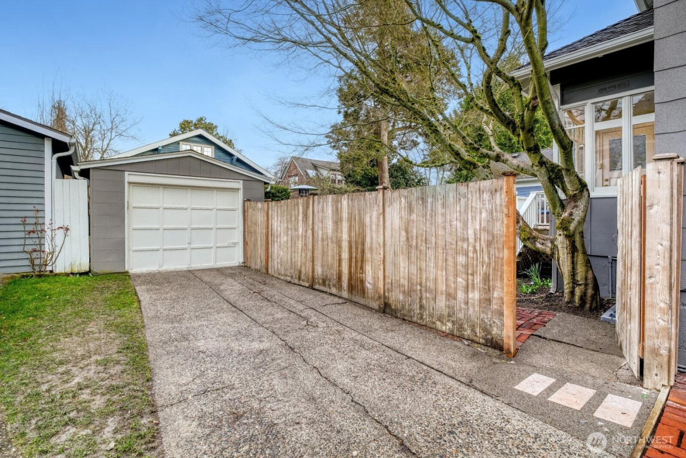 2830 33rd Avenue S, Seattle, WA 98144