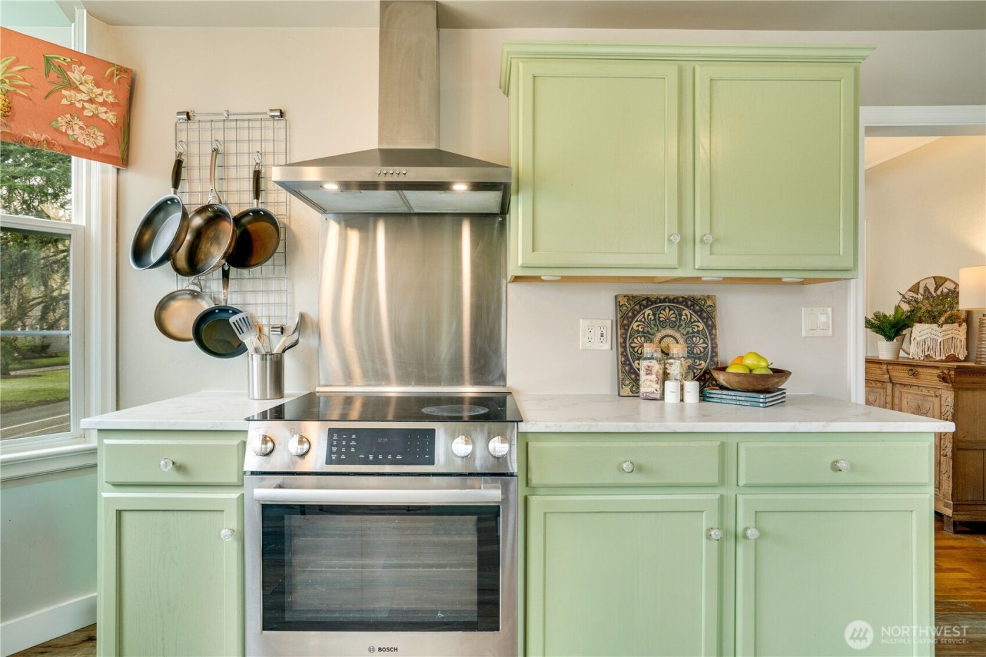 1820 N Union Avenue , Tacoma, WA 98406