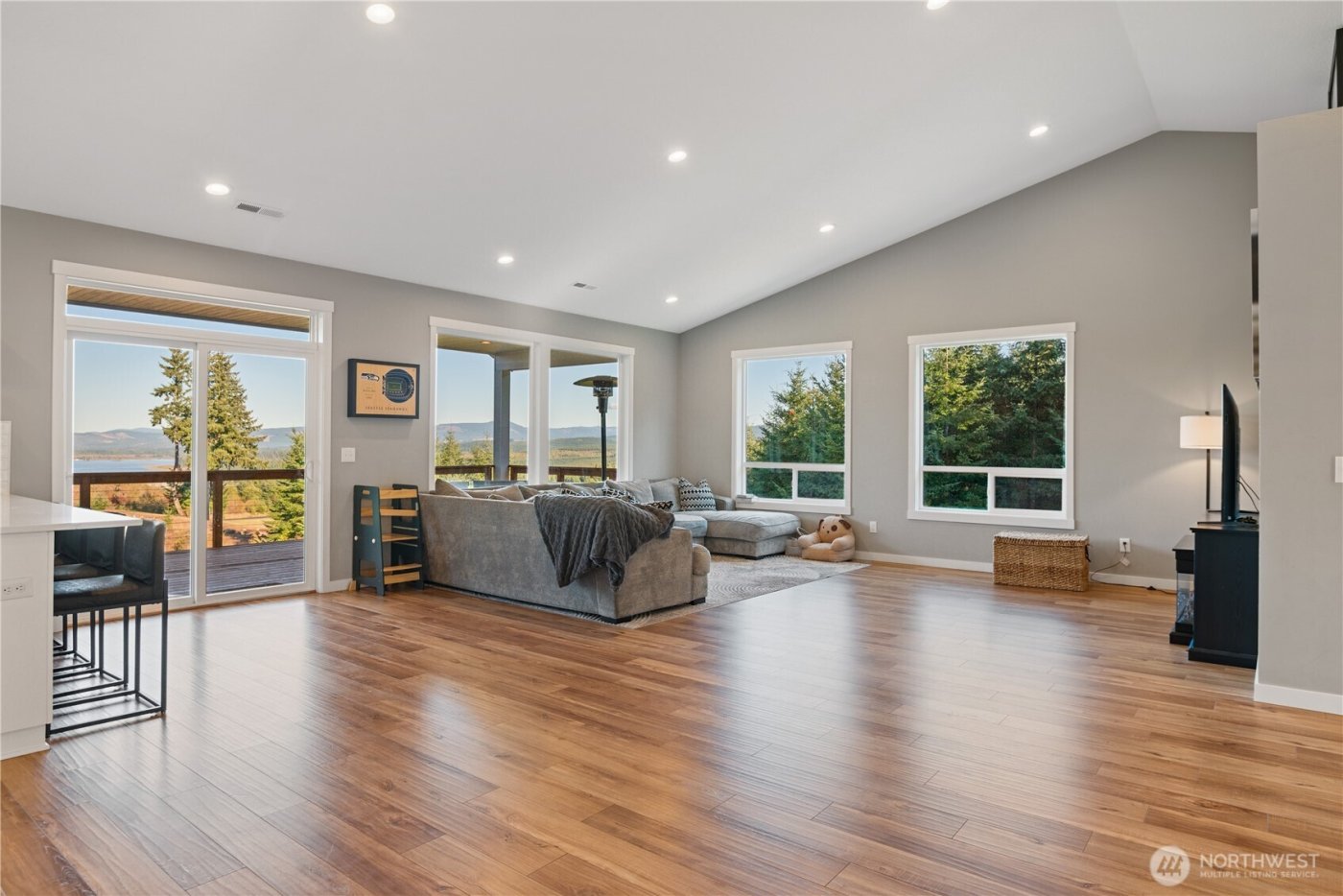 250 Red Rock Drive , Castle Rock, WA 98611