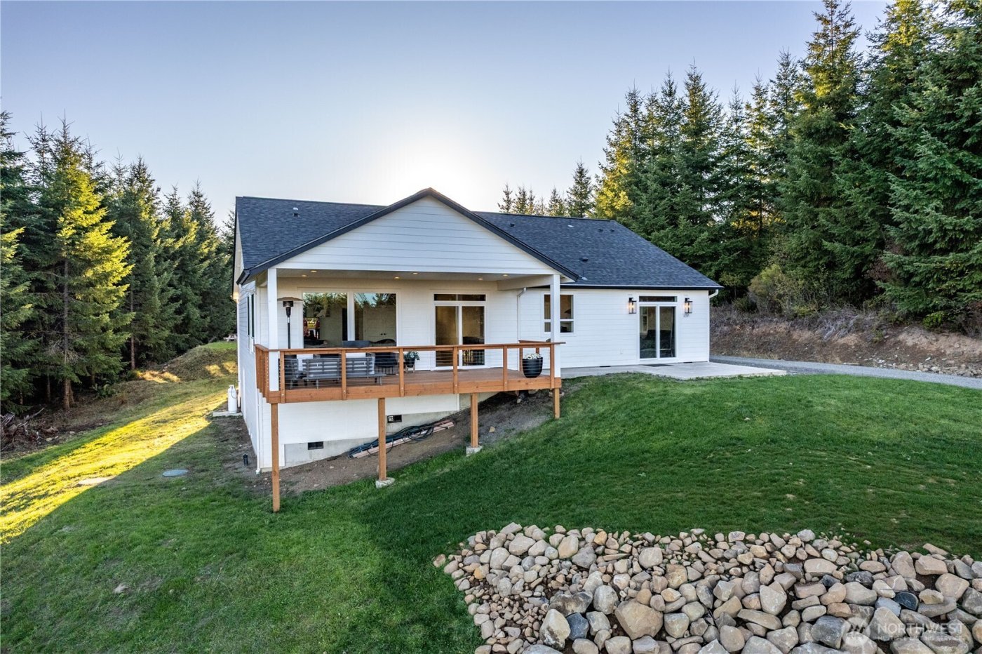 250 Red Rock Drive , Castle Rock, WA 98611