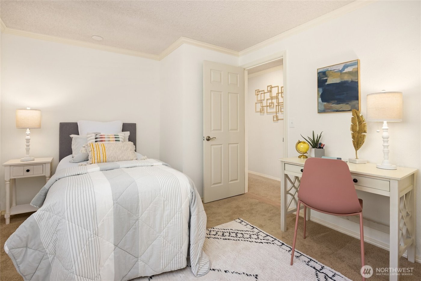 5344 Ruby Place NE, Bainbridge Island, WA 98110