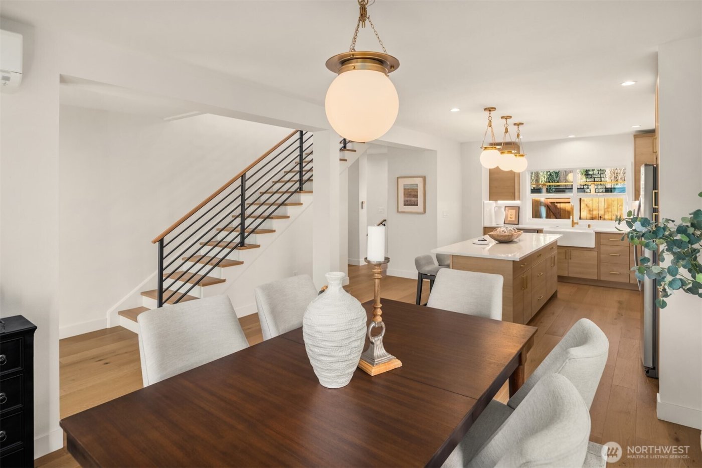 919 23rd Avenue E #A, Seattle, WA 98112-3550