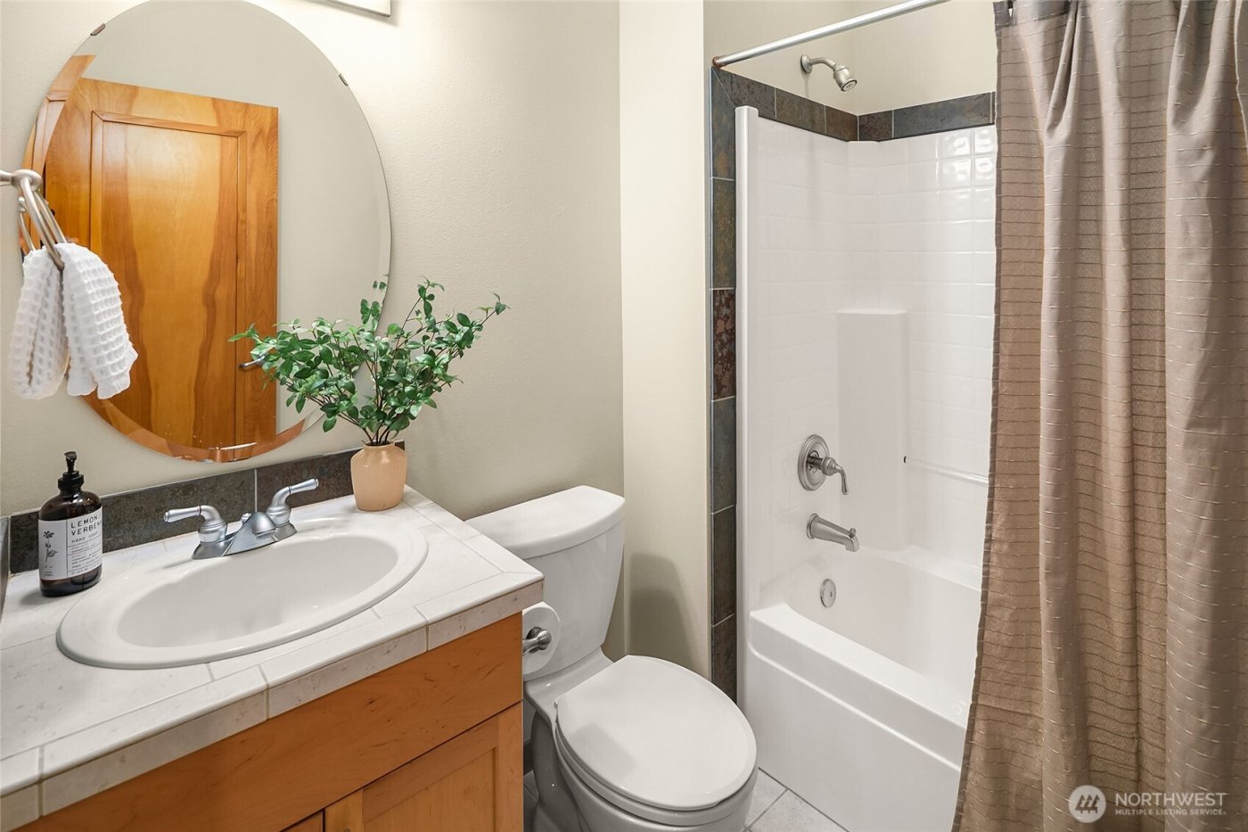 28927 230th Avenue SE, Black Diamond, WA 98010-1716