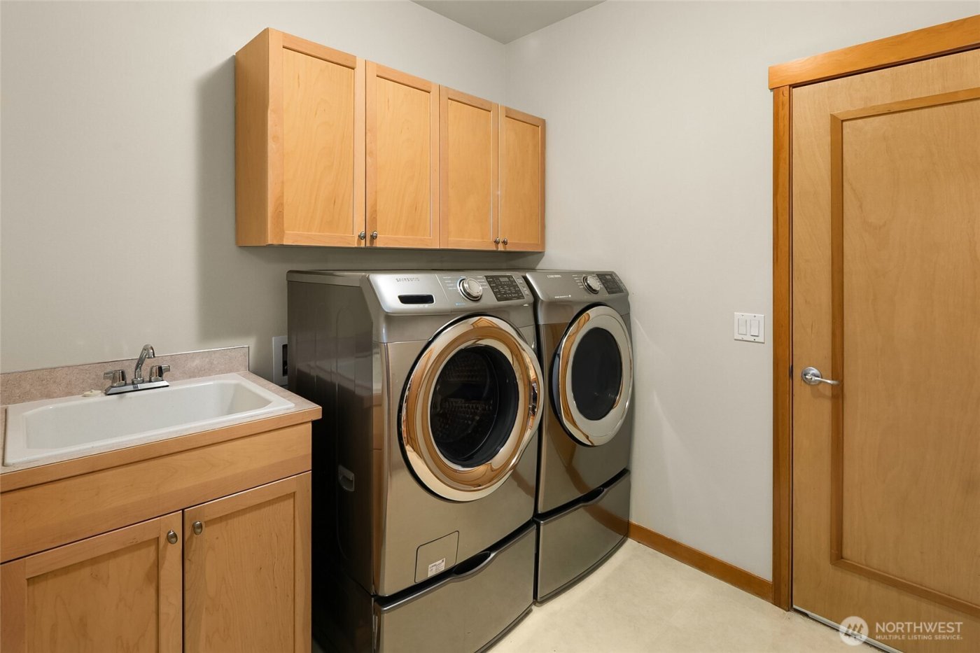 28927 230th Avenue SE, Black Diamond, WA 98010-1716