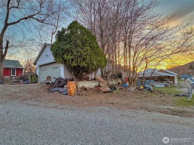 111 Young Street , Grand Coulee, WA 99133 - Photo 2