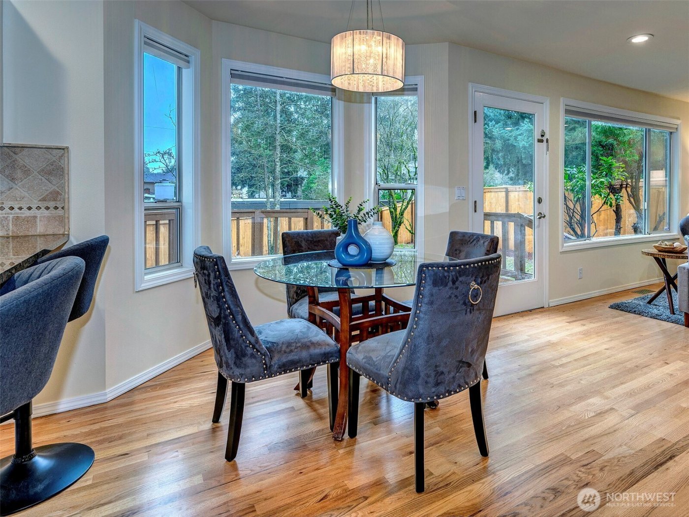 13133 NE 74th Street , Kirkland, WA 98033-8300