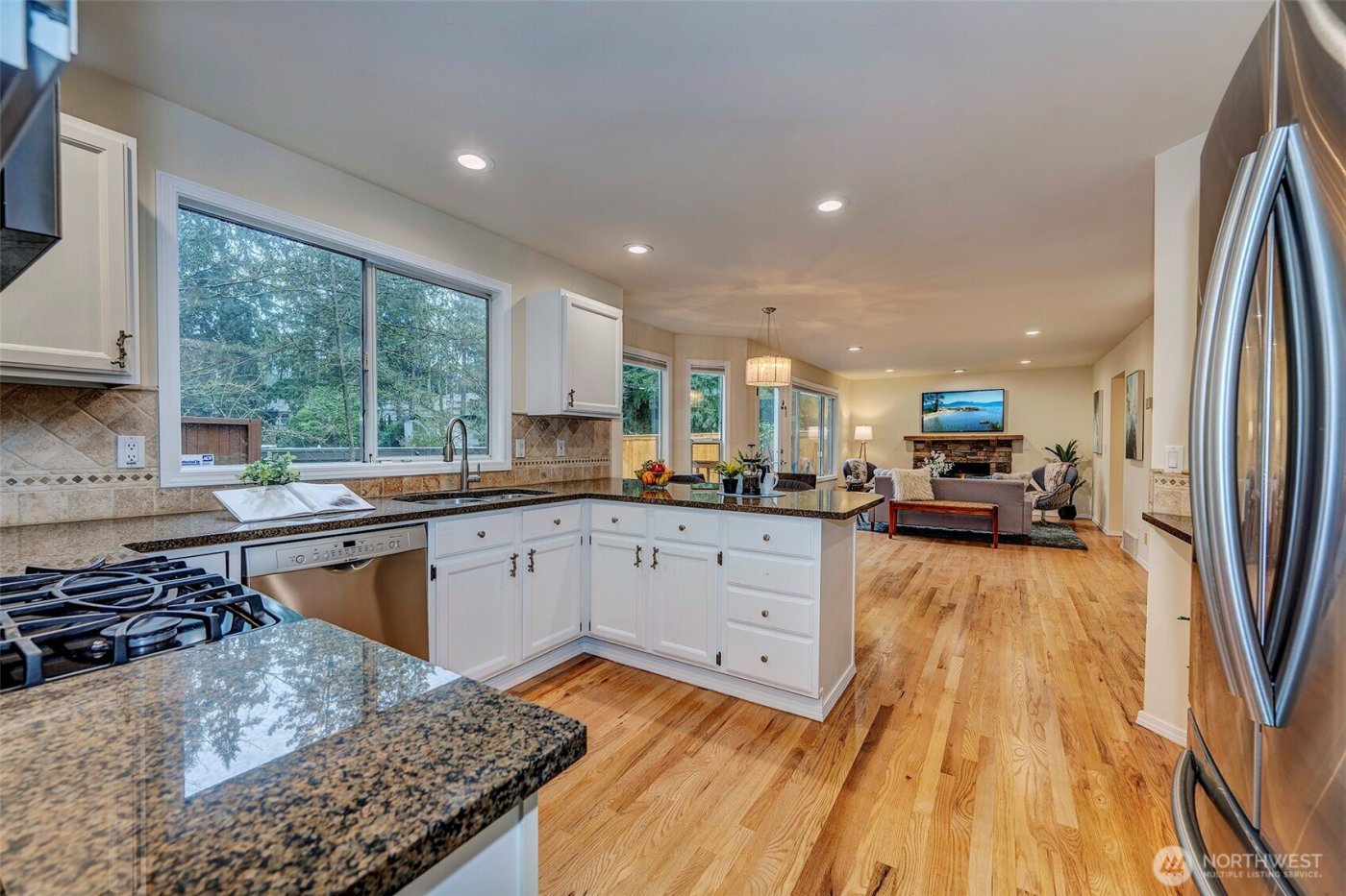 13133 NE 74th Street , Kirkland, WA 98033-8300