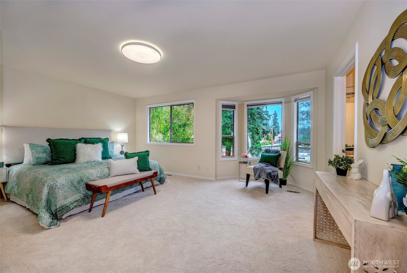 13133 NE 74th Street , Kirkland, WA 98033-8300