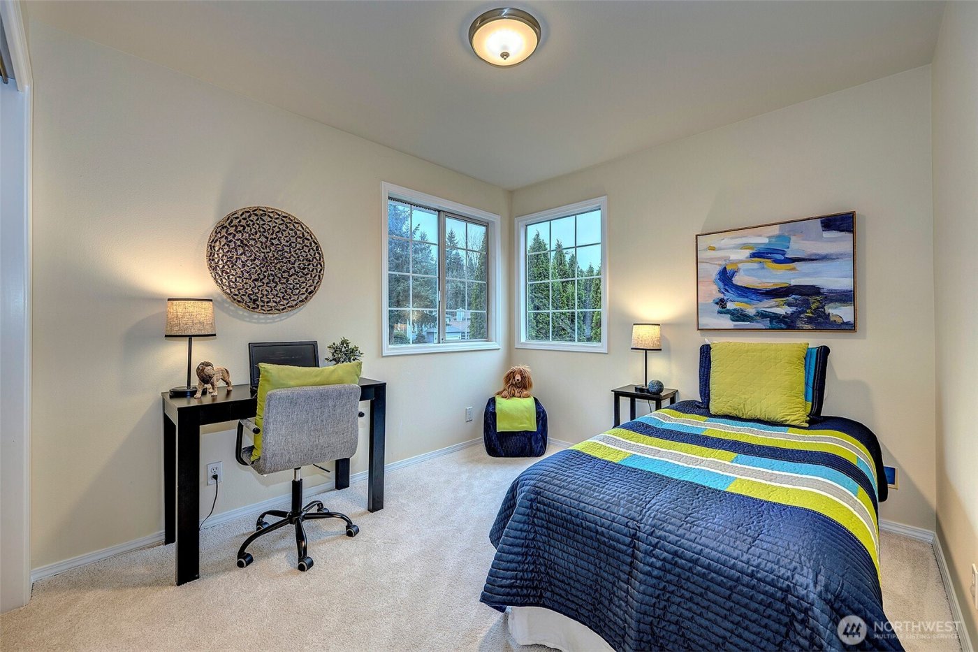 13133 NE 74th Street , Kirkland, WA 98033-8300