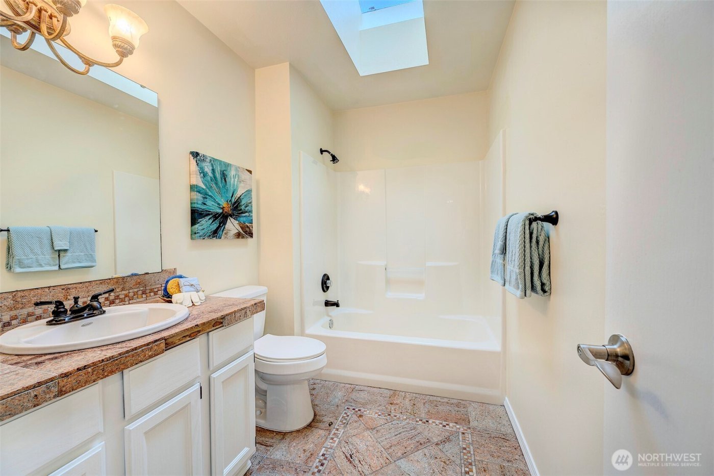13133 NE 74th Street , Kirkland, WA 98033-8300