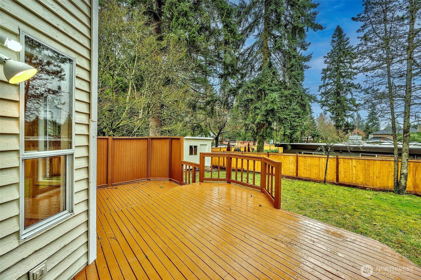 13133 NE 74th Street , Kirkland, WA 98033-8300