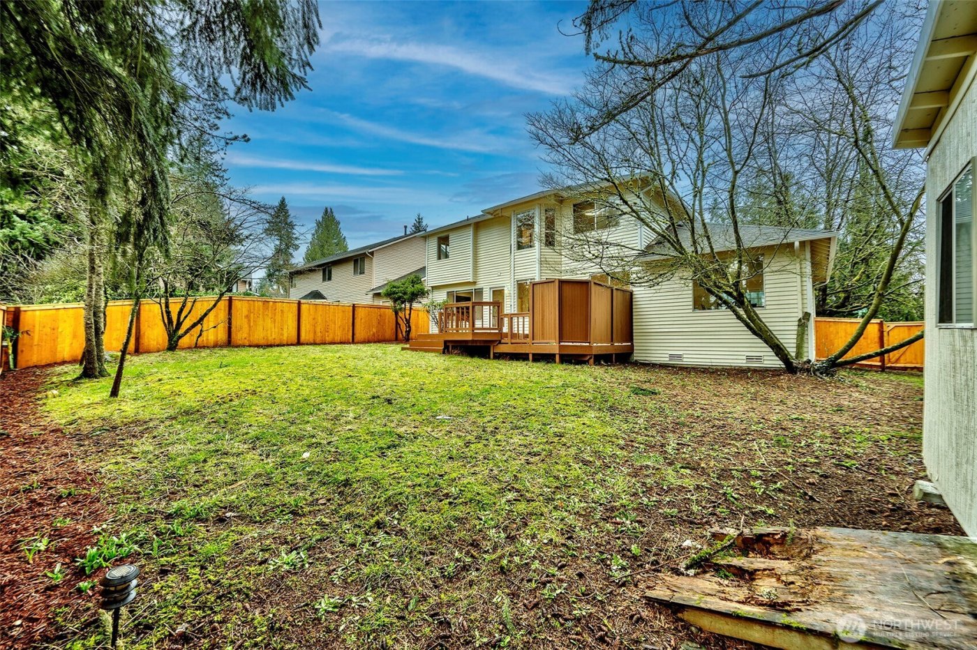 13133 NE 74th Street , Kirkland, WA 98033-8300