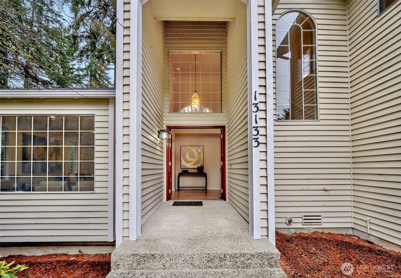 13133 NE 74th Street , Kirkland, WA 98033-8300