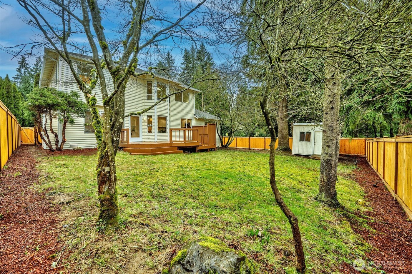13133 NE 74th Street , Kirkland, WA 98033-8300