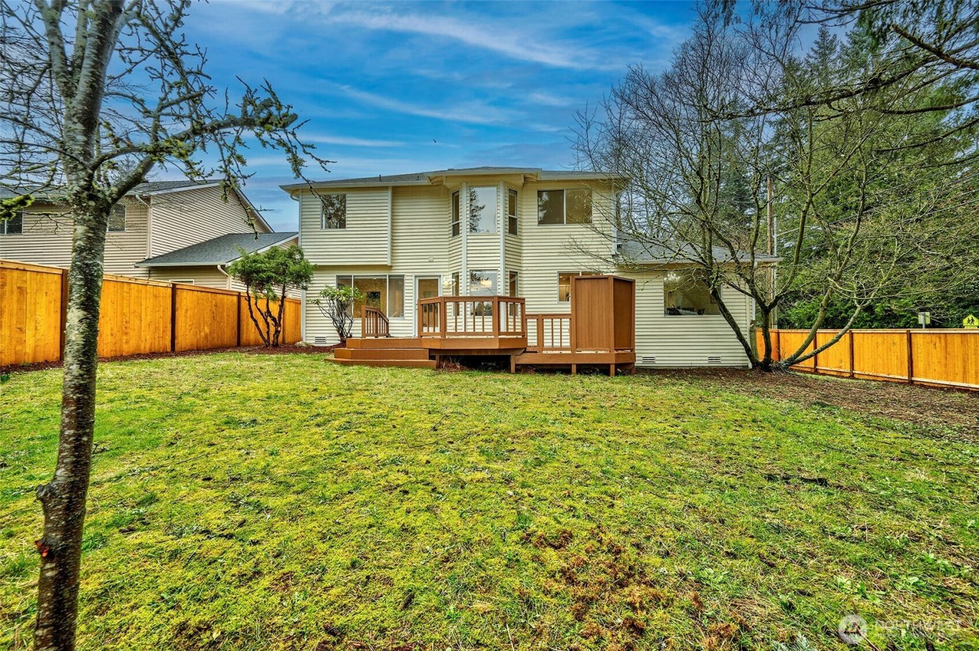 13133 NE 74th Street , Kirkland, WA 98033-8300