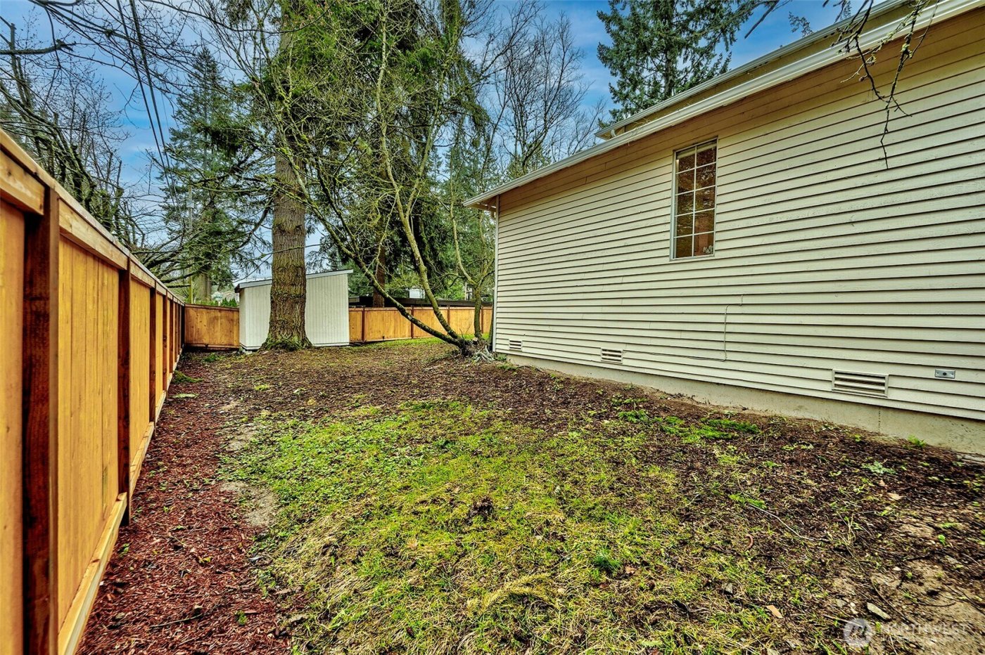 13133 NE 74th Street , Kirkland, WA 98033-8300