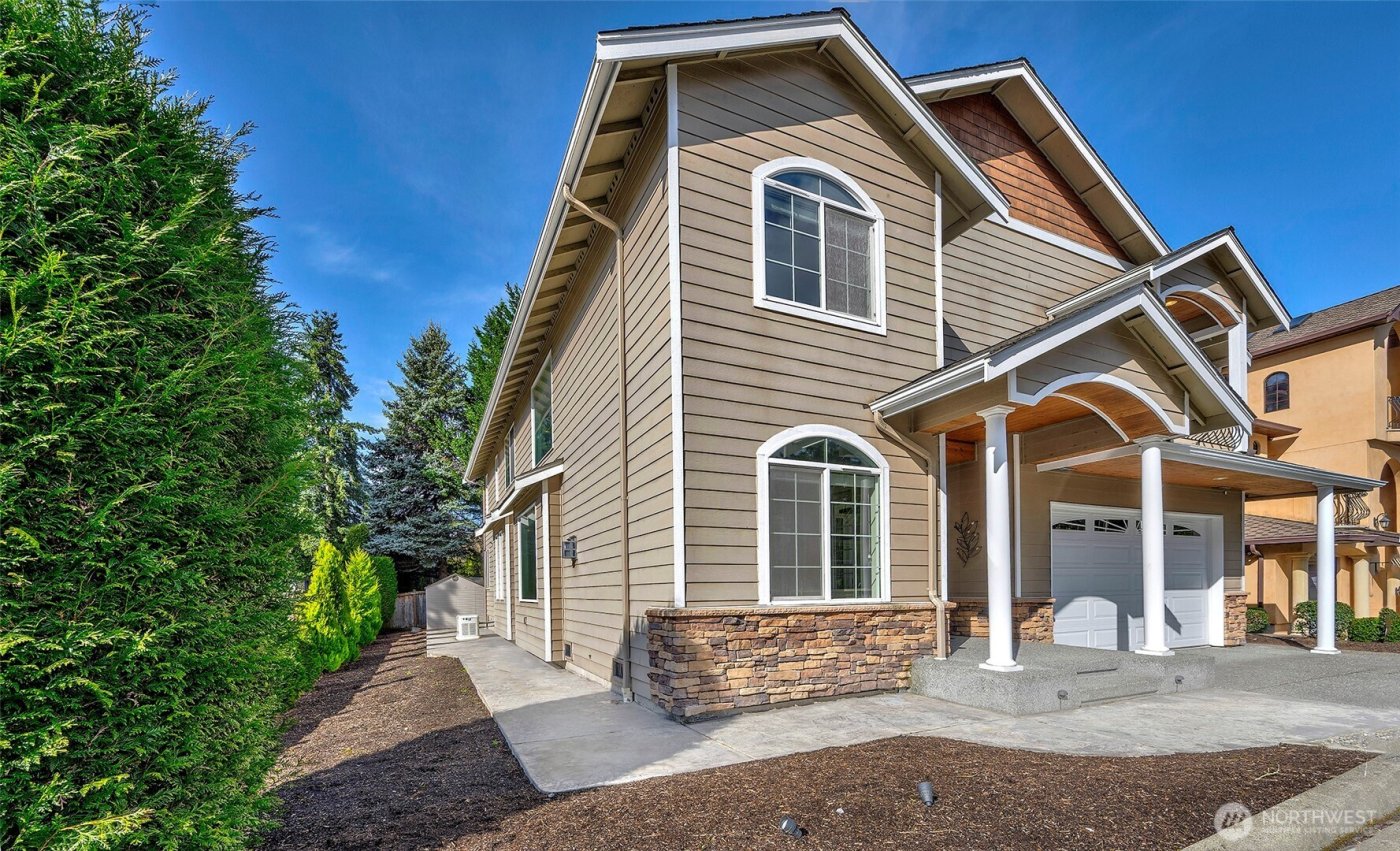 14770 NE 60th Court , Redmond, WA 98052-5316