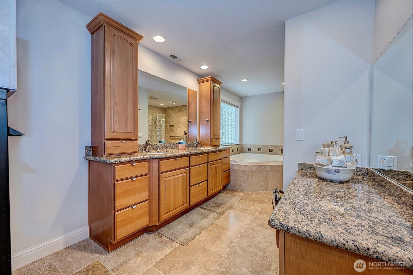 14770 NE 60th Court , Redmond, WA 98052-5316