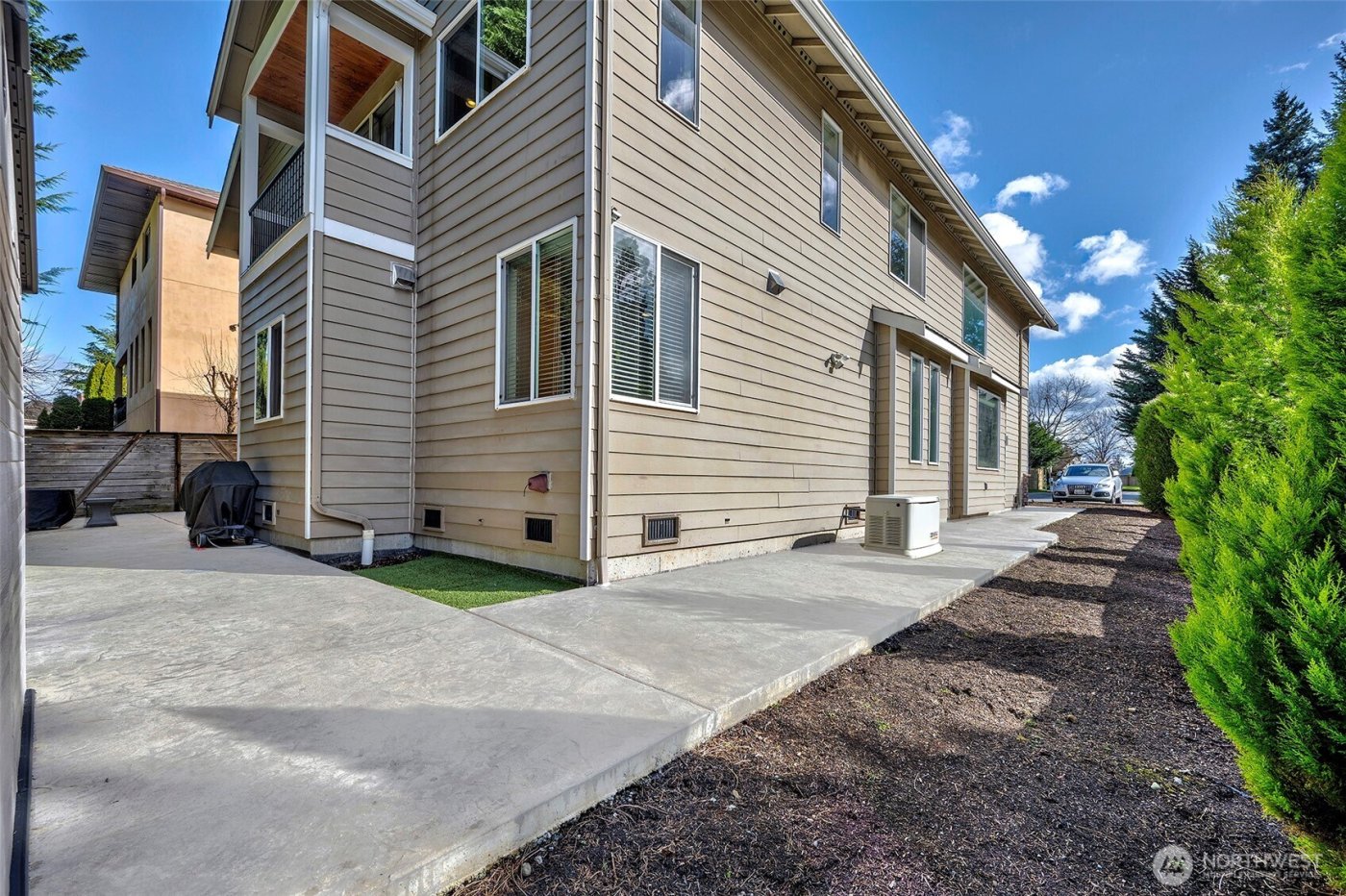 14770 NE 60th Court , Redmond, WA 98052-5316