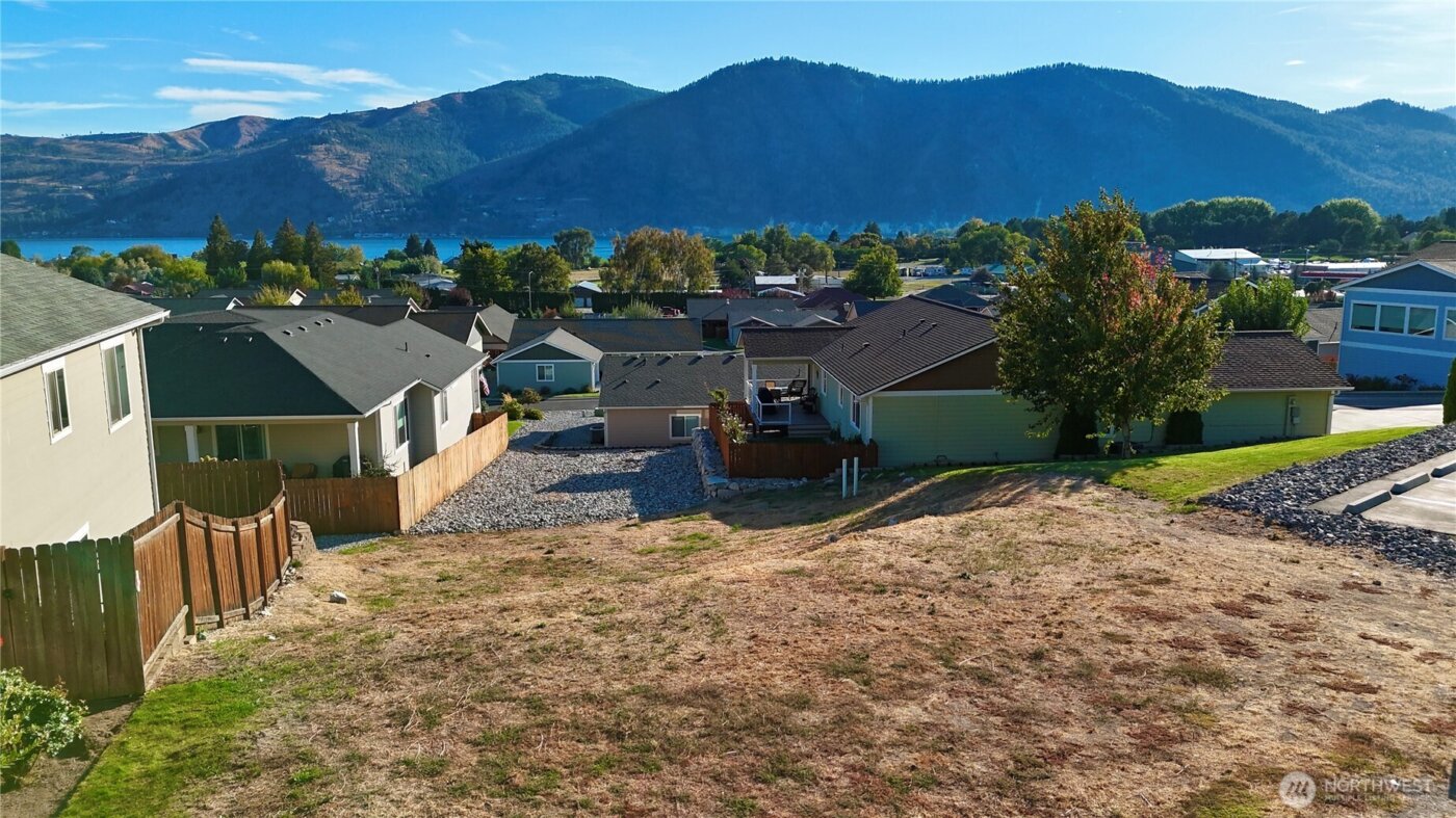 516 Village Drive , Manson, WA 98831