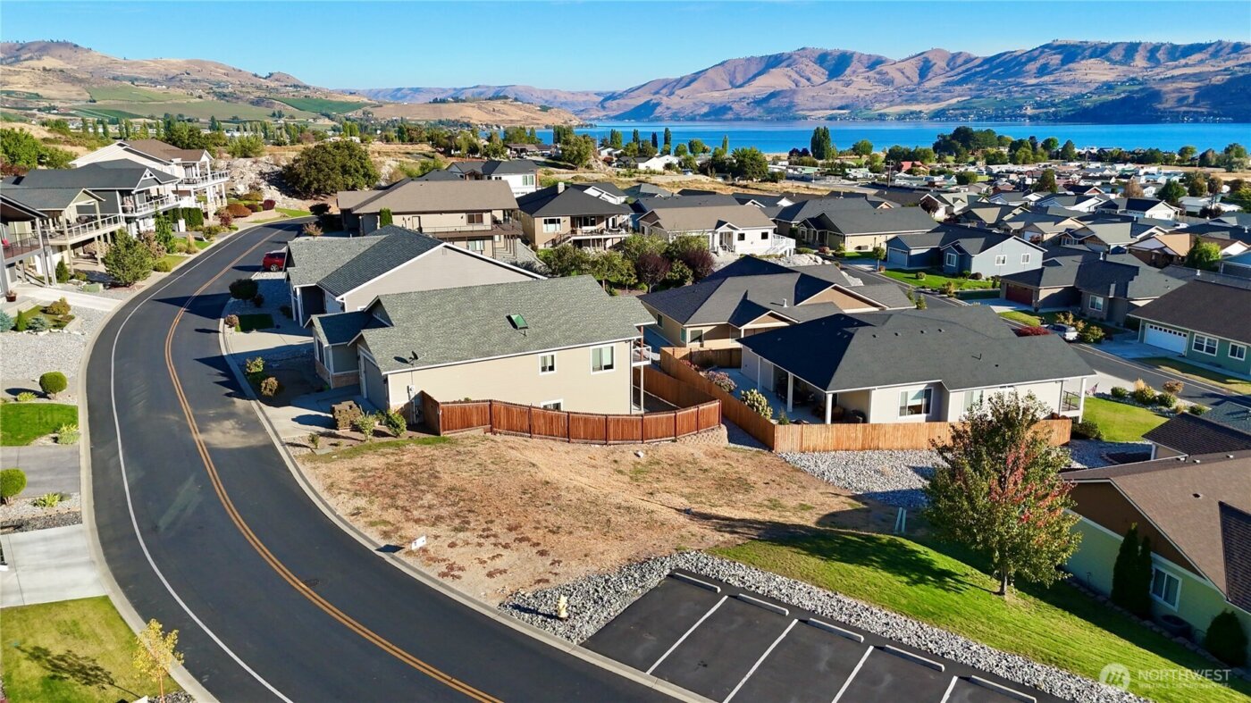 516 Village Drive , Manson, WA 98831