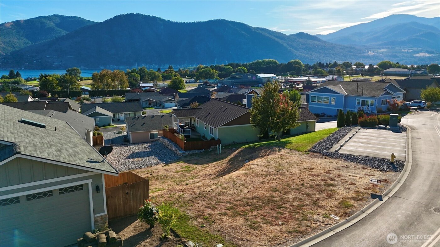 516 Village Drive , Manson, WA 98831