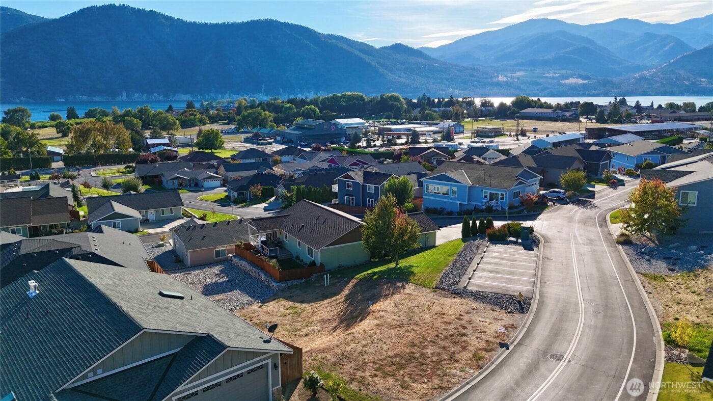 516 Village Drive , Manson, WA 98831