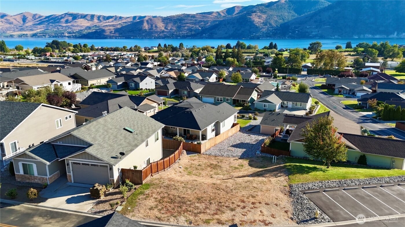 516 Village Drive , Manson, WA 98831